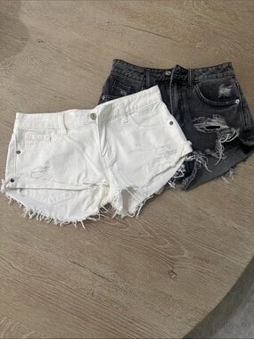 2 pairs Denim Frayed Hem Women's Shorts - White and Charcoal